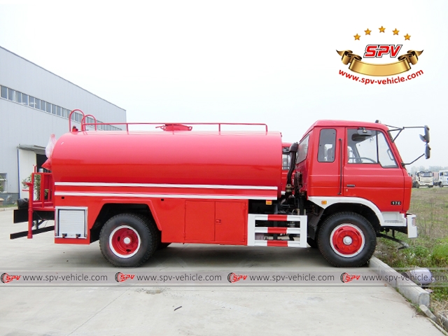 Side View of Fire Fighting Tanker - Dongfeng Side View of Fire Fighting Tanker - Dongfeng